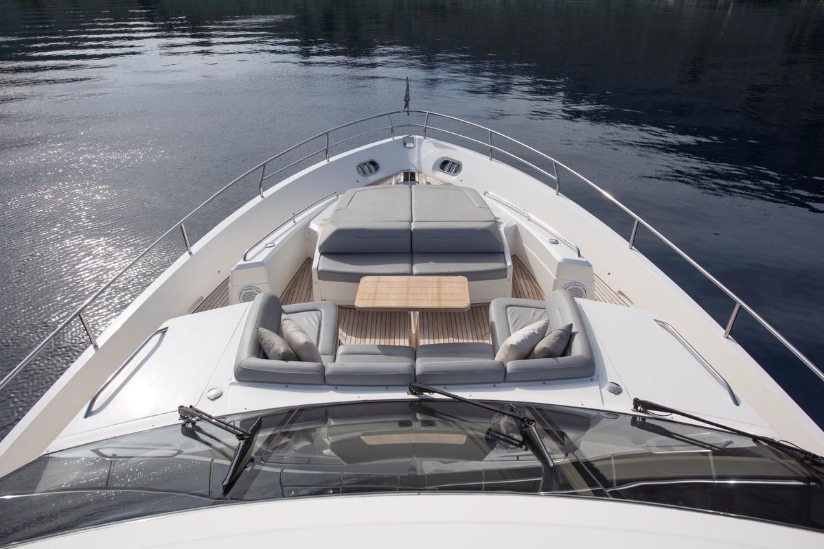 2014 Princess 87 