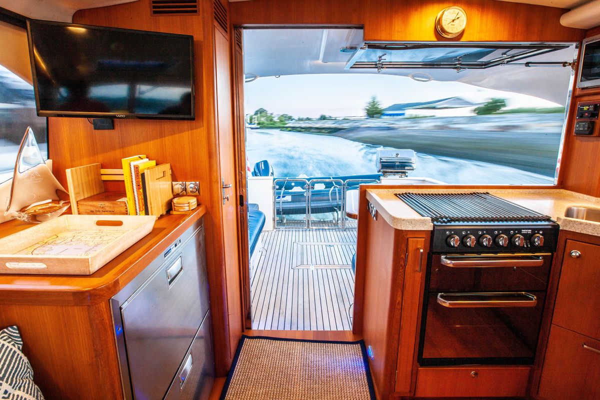 2018 Hylas 44 