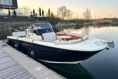 2020 Invictus 240 FX