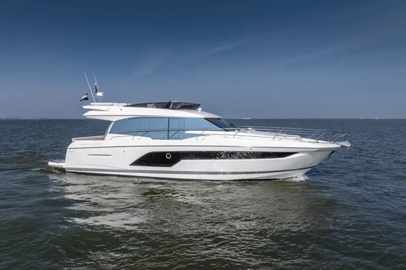 590 Yacht Photos Pics 