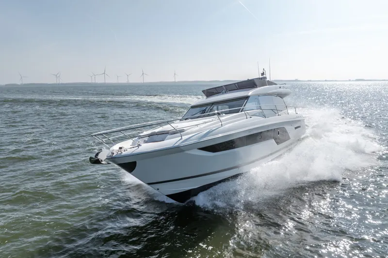 590 Yacht Photos Pics 