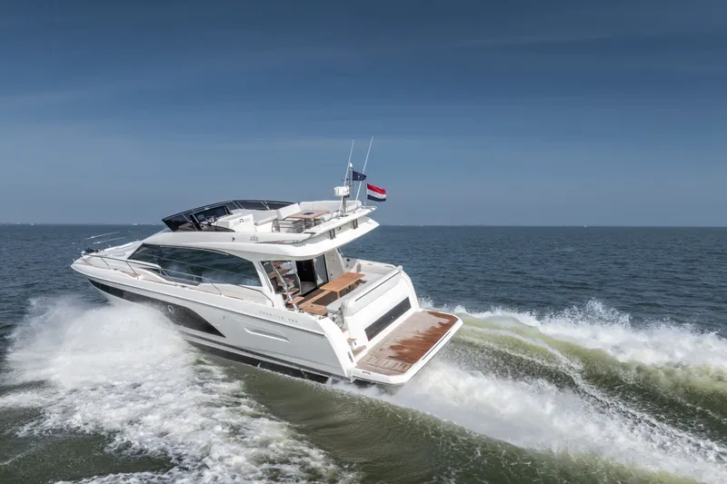 590 Yacht Photos Pics 