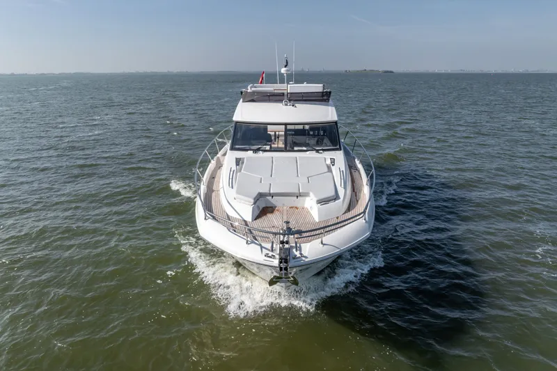 590 Yacht Photos Pics 