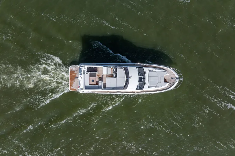 590 Yacht Photos Pics 