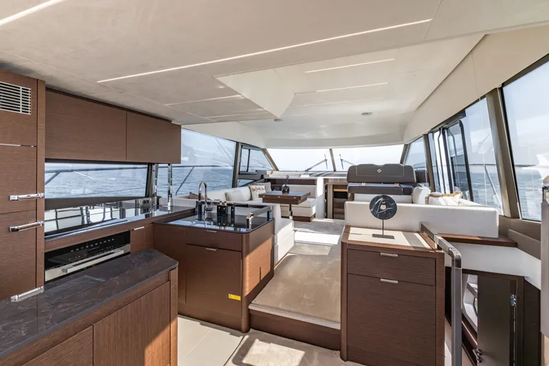 590 Yacht Photos Pics 