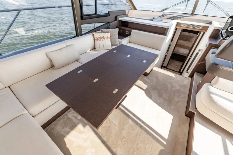 590 Yacht Photos Pics 