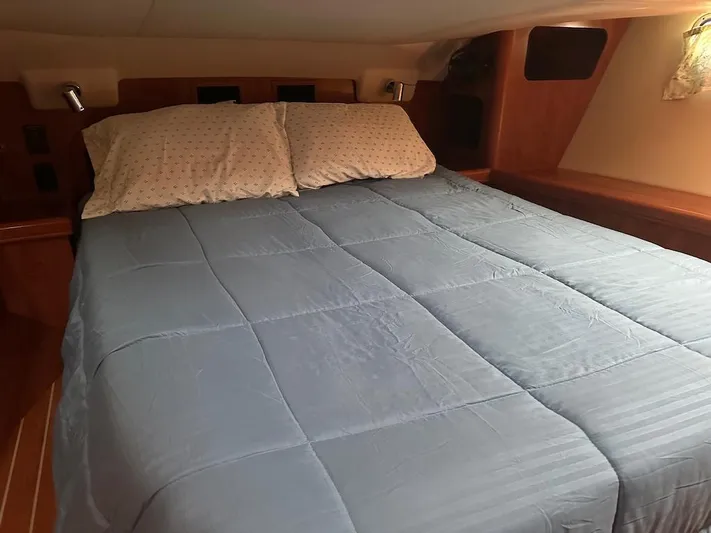 Four Girls No Buoys Yacht Photos Pics 