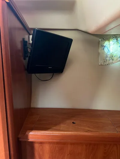 Four Girls No Buoys Yacht Photos Pics 