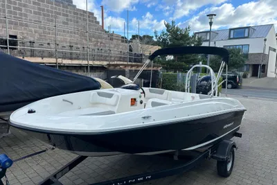 2016 Bayliner E5