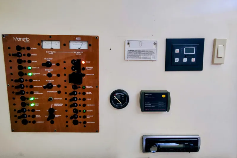 Deja Vu Yacht Photos Pics Panel