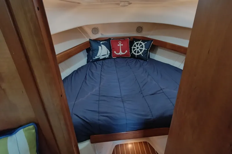 Deja Vu Yacht Photos Pics 