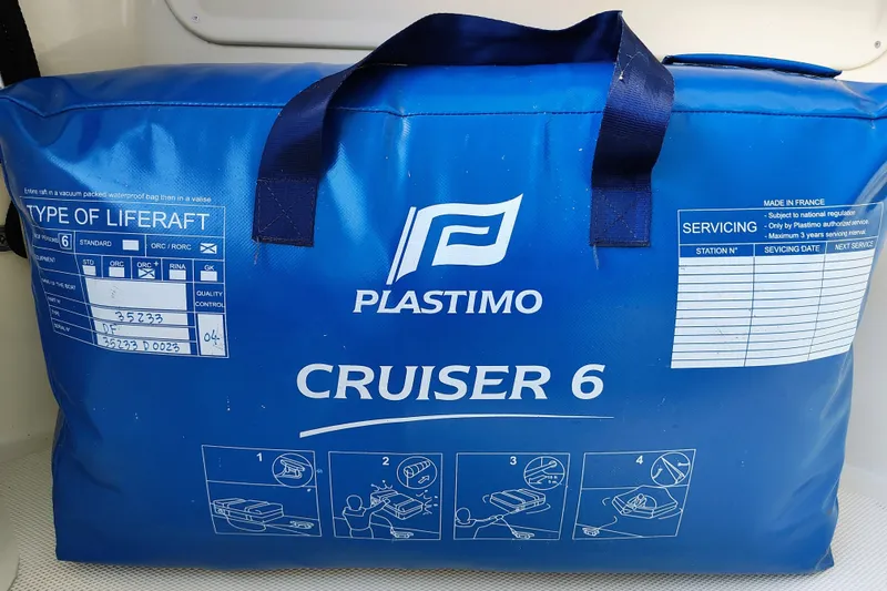 Deja Vu Yacht Photos Pics 