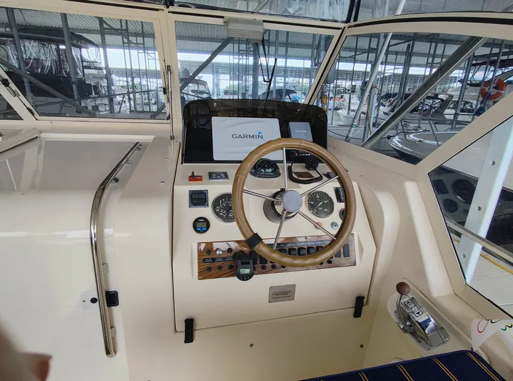 Deja Vu Yacht Photos Pics Helm