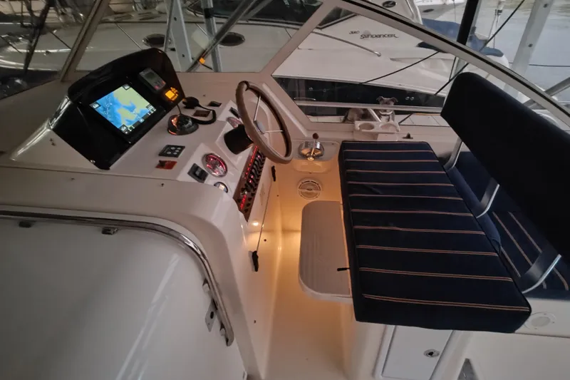 Deja Vu Yacht Photos Pics Helm