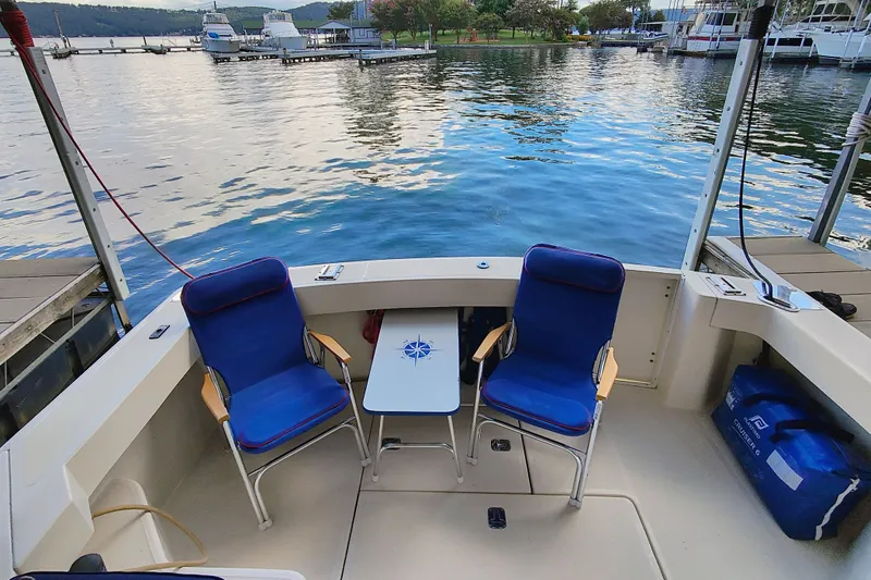 Deja Vu Yacht Photos Pics Cockpit chairs