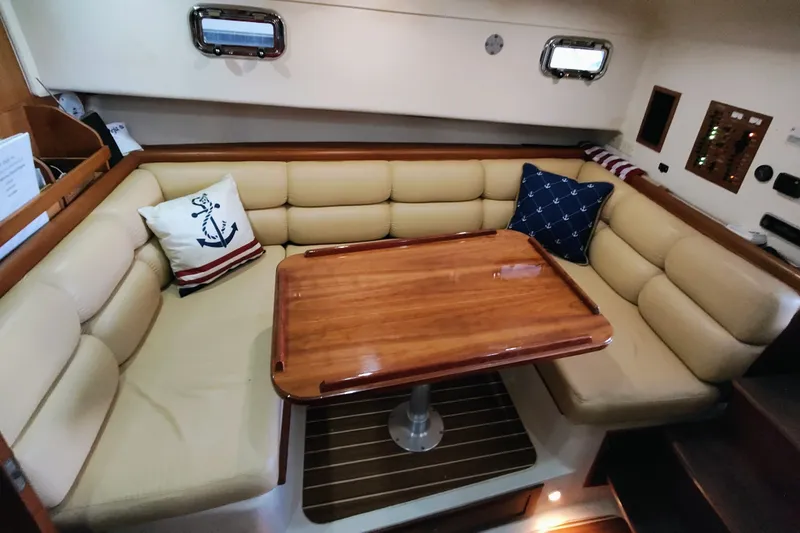 Deja Vu Yacht Photos Pics 