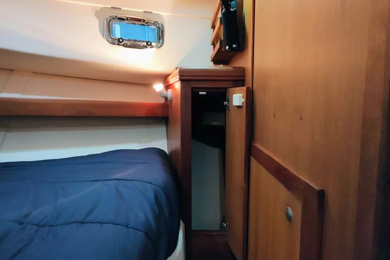 Deja Vu Yacht Photos Pics Hanging Locker