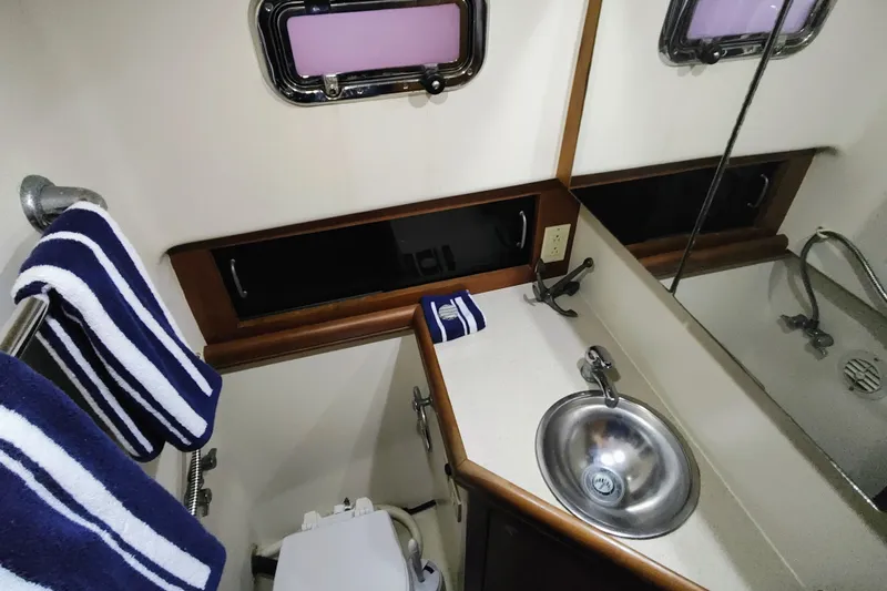 Deja Vu Yacht Photos Pics 