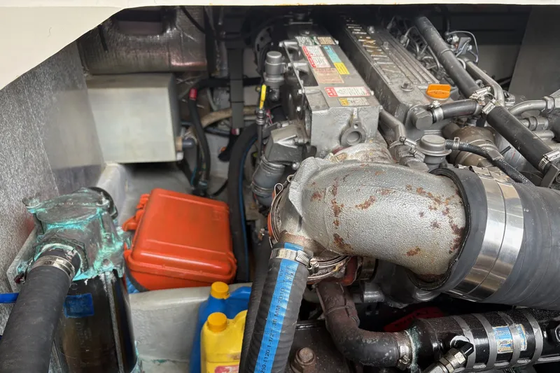 Deja Vu Yacht Photos Pics 