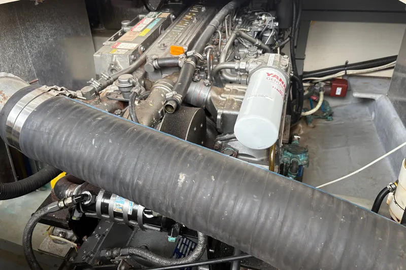 Deja Vu Yacht Photos Pics 