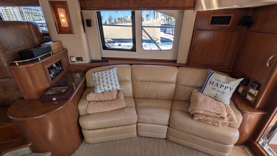 2010 Ovation 52 