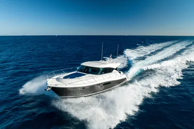 Tiara Yachts C44 Coupe