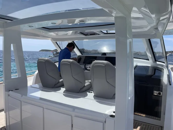  Yacht Photos Pics DJI_20250521_133737_004