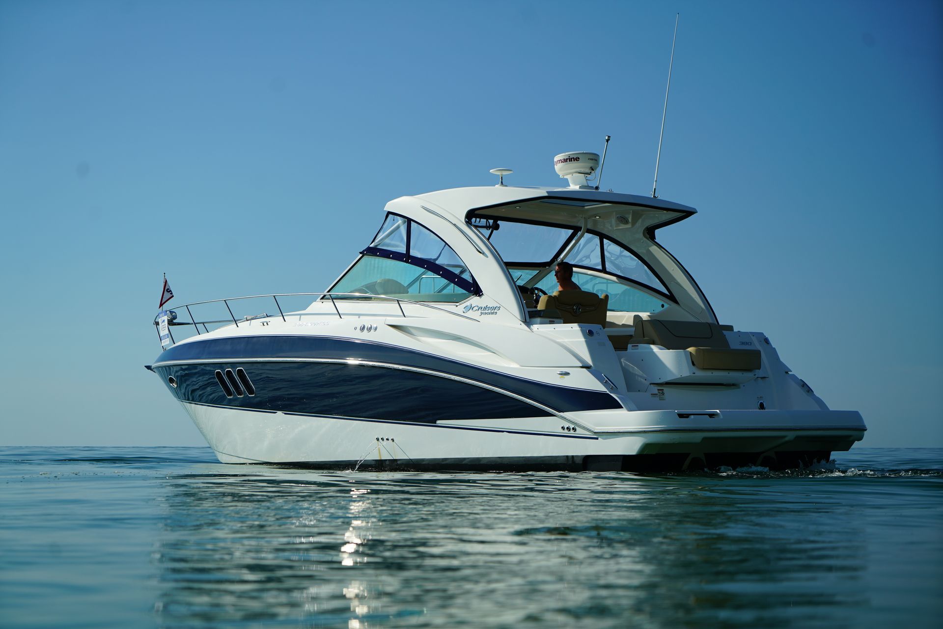 cruisers yachts 380 express specs