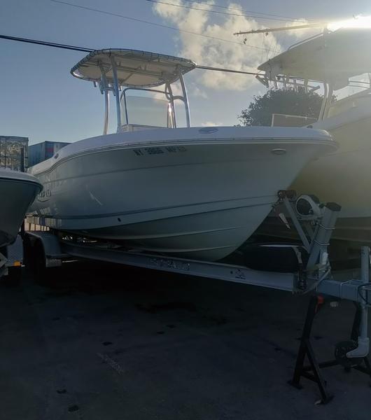 2020 Robalo R202EX