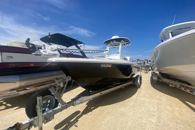 Everglades 243 CC