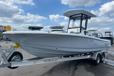 Robalo 246 Cayman