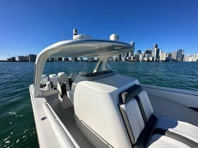 2014 Cigarette 39 GTS