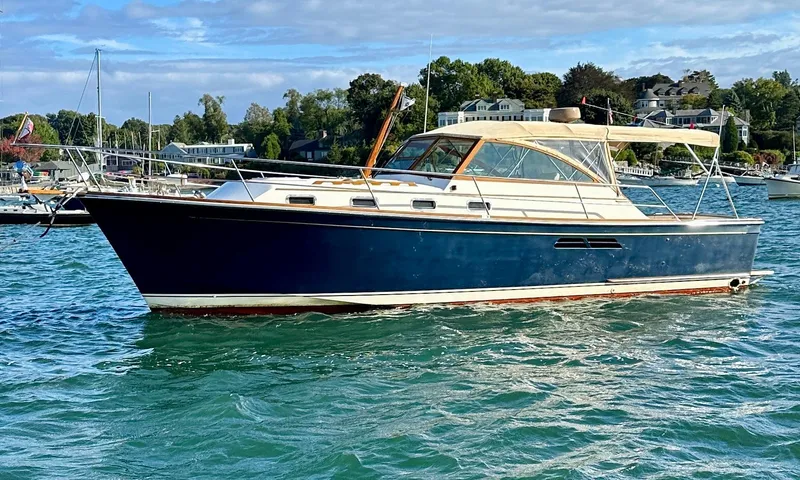 Aquila II Yacht Photos Pics Port