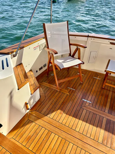 Aquila II Yacht Photos Pics Cockpit