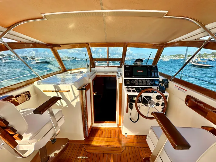 Aquila II Yacht Photos Pics Helm Deck