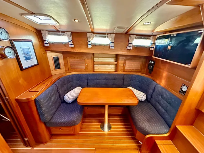 Aquila II Yacht Photos Pics Salon