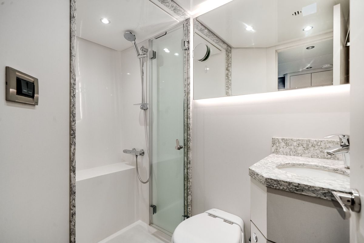 2022 Ocean Alexander 120 