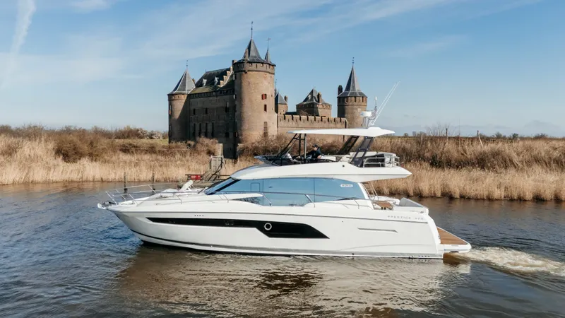 520 Yacht Photos Pics 