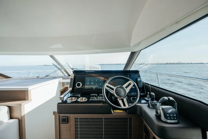 520 Yacht Photos Pics 