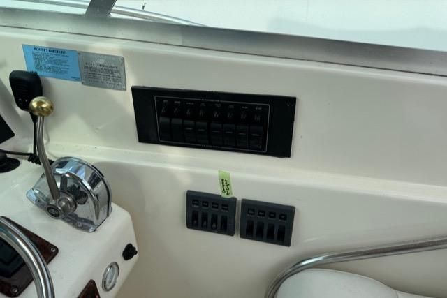 2002 Pursuit 2865 Denali