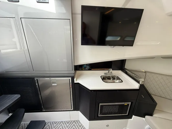 Moana & Malie Yacht Photos Pics 