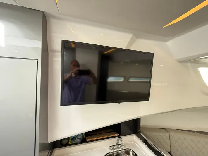 Moana & Malie Yacht Photos Pics 