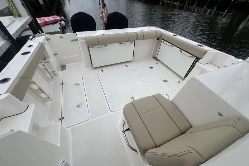 Audacious Yacht Photos Pics Pursuit 325 AUDACIOUS - Exterior