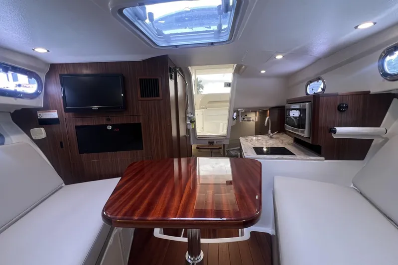 Audacious Yacht Photos Pics Pursuit 325 AUDACIOUS - Interior