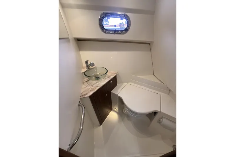 Audacious Yacht Photos Pics Pursuit 325 AUDACIOUS - Head