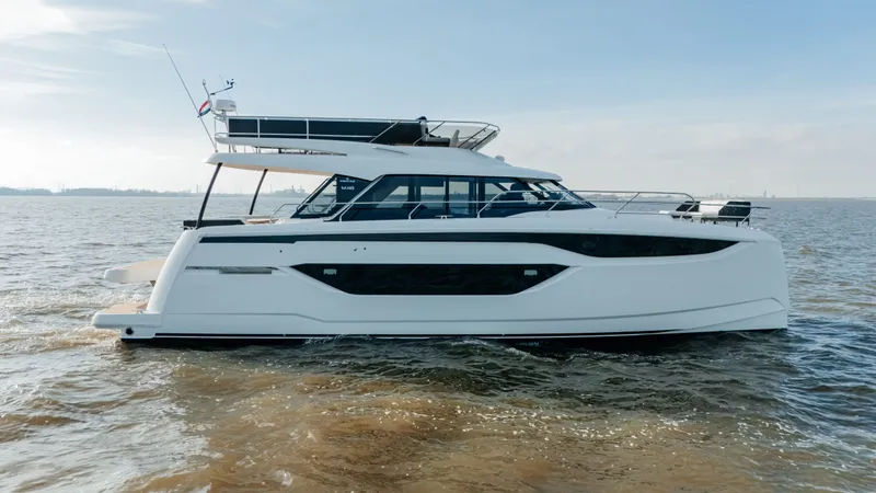 M48 Yacht Photos Pics 