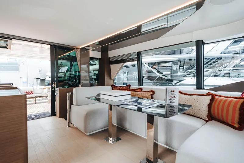 M48 Yacht Photos Pics 