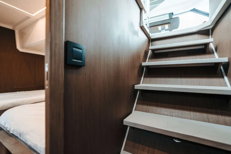 M48 Yacht Photos Pics 