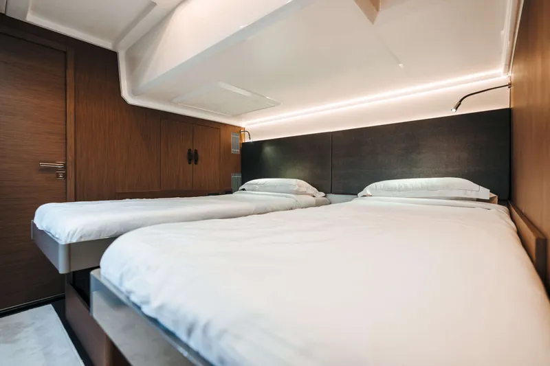 M48 Yacht Photos Pics 