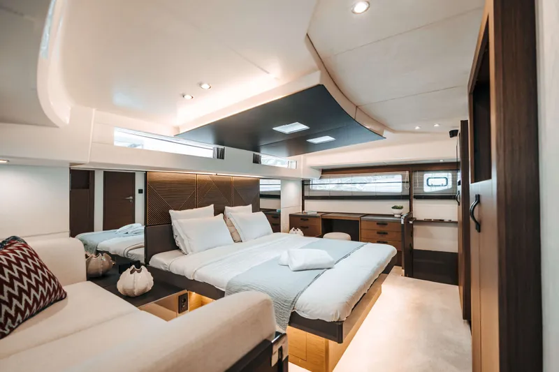 M48 Yacht Photos Pics 